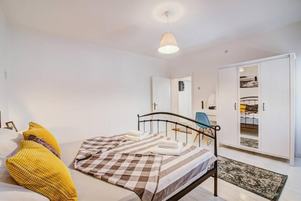 Vacation Home Korina Сень Экстерьер фото